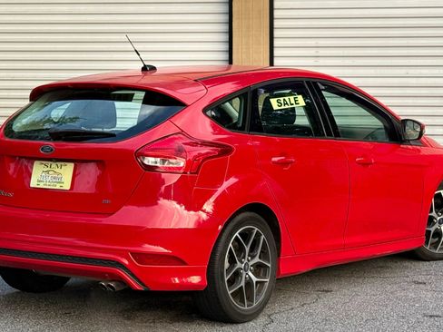 Used 2015 Ford Focus SE w/ SE Sport Package image 12