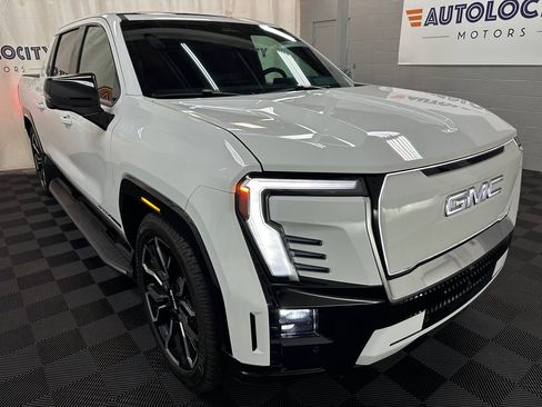Used 2025 GMC Sierra EV Denali AWD/4WD image 2