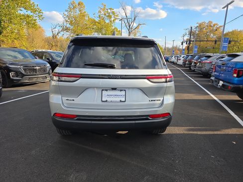 New 2025 Jeep Grand Cherokee Limited w/ Black Appearance Package image 20