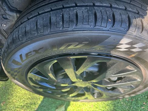 Used 2016 Toyota Corolla LE image 29