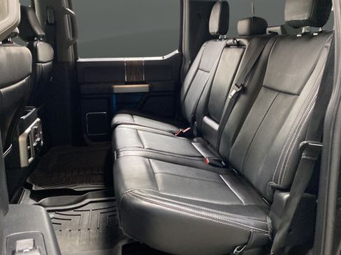 Used 2019 Ford F150 Lariat w/ Equipment Group 502A Luxury AWD/4WD image 24