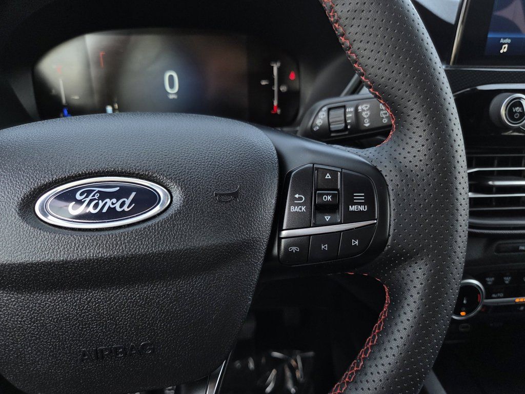 Used 2025 Ford Escape ST-Line Select AWD/4WD image 26
