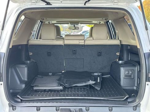 Used 2019 Toyota 4Runner SR5 Premium image 9