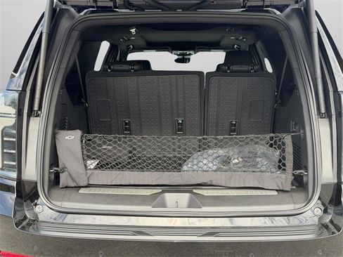 New 2026 Chevrolet Suburban High Country image 32