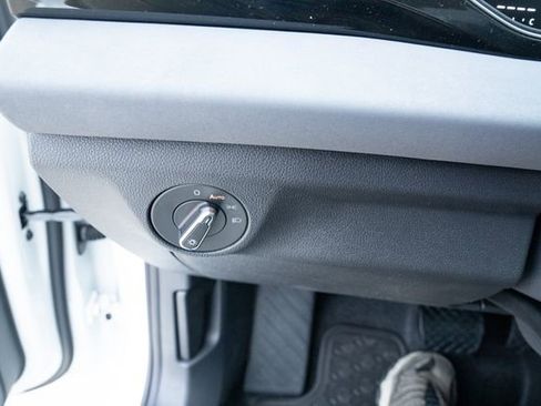 New 2026 Volkswagen Jetta SE image 24