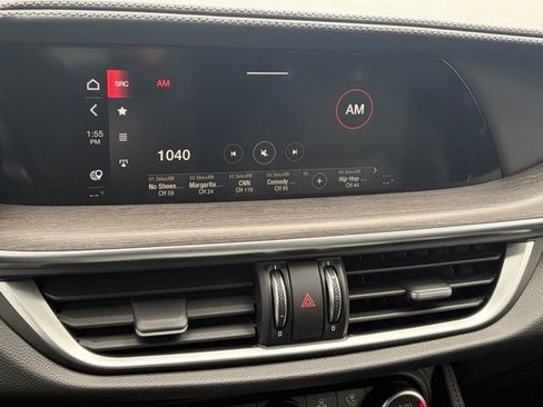 Used 2023 Alfa Romeo Stelvio Ti image 29