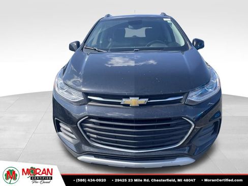 Used 2019 Chevrolet Trax LT w/ LT Convenience Package FWD image 2