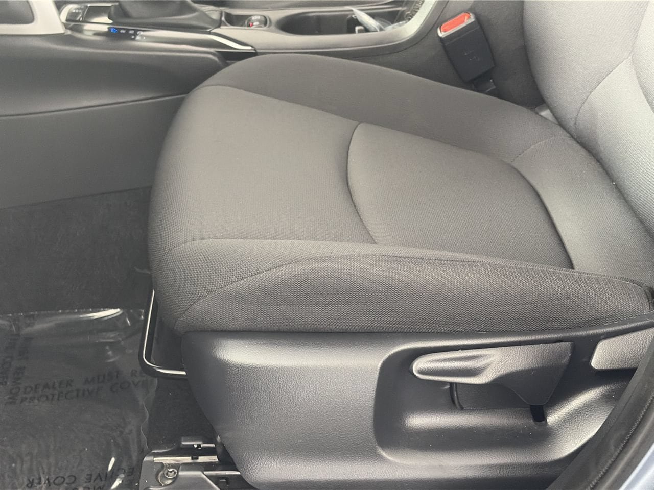 Used 2025 Toyota Corolla Cross LE FWD image 19