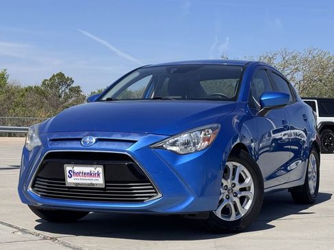 Used 2016 Scion iA image 2