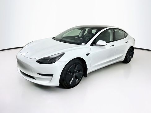 Used 2023 Tesla Model 3 Standard Range RWD image 3