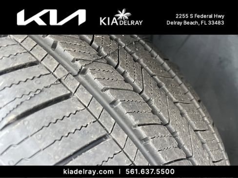 Used 2020 Jeep Compass Limited image 29