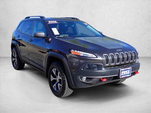 Used 2014 Jeep Cherokee Trailhawk w/ Leather Interior Group AWD/4WD image 6