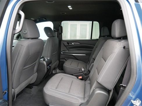 Certified 2025 Chevrolet Traverse LT image 7