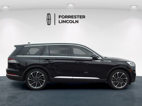 Used 2020 Lincoln Aviator Reserve w/ Equipment Group 202A AWD/4WD image 2