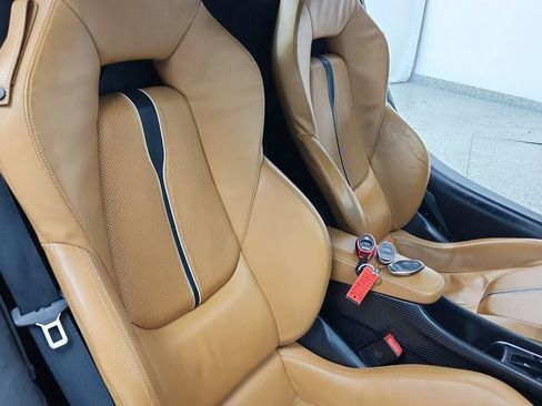 Used 2018 McLaren 570S Spider image 22
