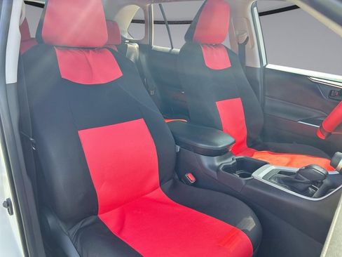 Certified 2025 Toyota RAV4 LE FWD image 28