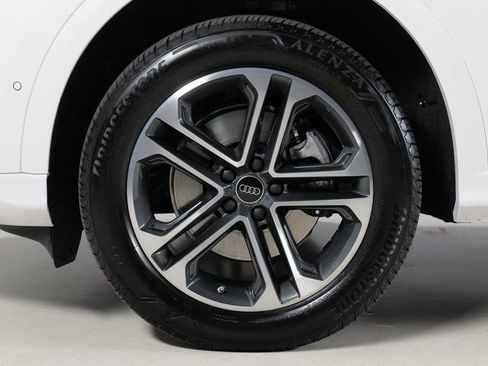 Used 2025 Audi Q5 Premium w/ Convenience Package AWD/4WD image 31