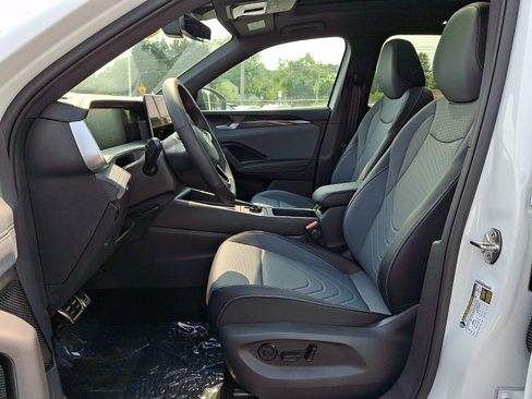 New 2026 Volkswagen Tiguan SE R-Line AWD/4WD image 9