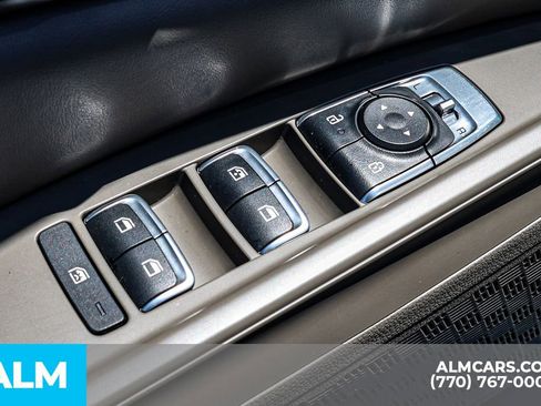 Used 2025 Kia Carnival FWD image 49