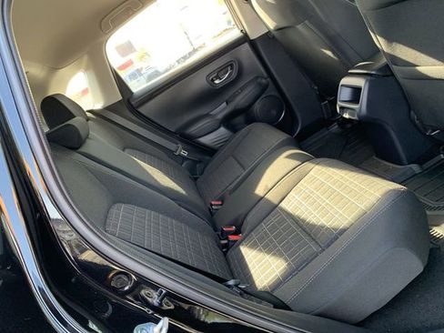 Used 2025 Honda HR-V LX image 12