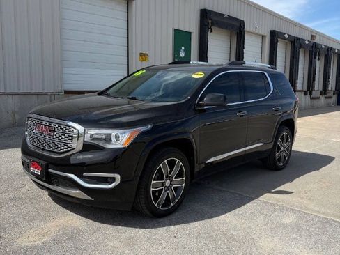 Used 2018 GMC Acadia Denali w/ Technology Package AWD/4WD image 4