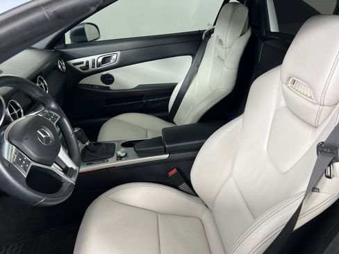 Used 2012 Mercedes-Benz SLK 350 image 4