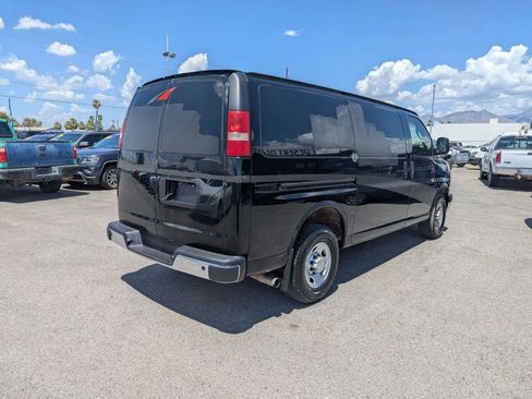 Used 2018 Chevrolet Express 2500 w/ Driver Convenience Package image 6