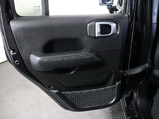 Used 2023 Jeep Wrangler Unlimited Sahara w/ Cold Weather Group AWD/4WD image 29