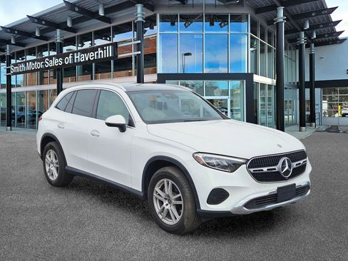 Used 2025 Mercedes-Benz GLC 300 4MATIC image 7