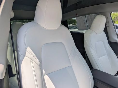 Used 2023 Tesla Model Y Long Range AWD/4WD image 14
