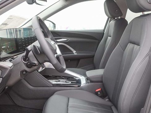 Used 2025 Audi Q5 Premium w/ Convenience Package AWD/4WD image 17