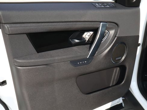 Used 2025 Land Rover Discovery Sport S image 16