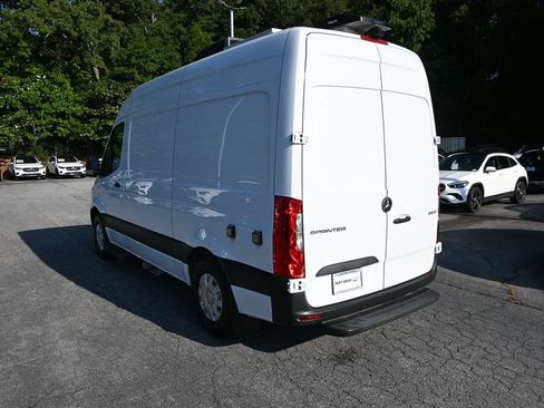 Used 2024 Mercedes-Benz Sprinter 2500 image 4