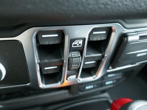 New 2026 Jeep Gladiator Sport image 18