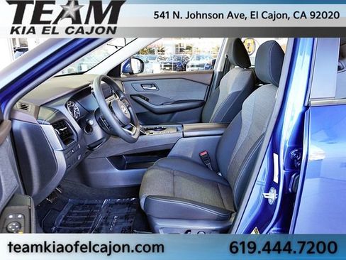 Used 2022 Nissan Rogue SV image 14