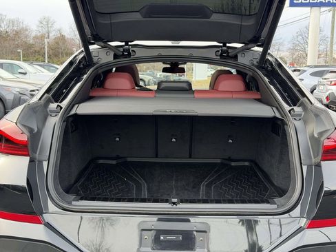 Used 2024 BMW X6 xDrive40i w/ Executive Package image 14