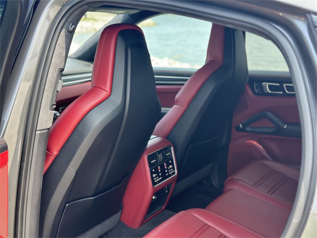 Used 2022 Porsche Cayenne GTS AWD/4WD image 20