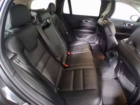 Used 2025 Volvo V60 B5 Cross Country Plus AWD/4WD image 14