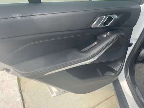 Used 2023 BMW X5 xDrive40i w/ Premium Package image 13