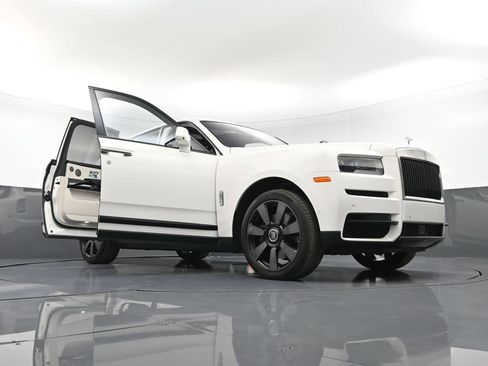 Certified 2022 Rolls-Royce Cullinan w/ Dark Exterior Package AWD/4WD image 42