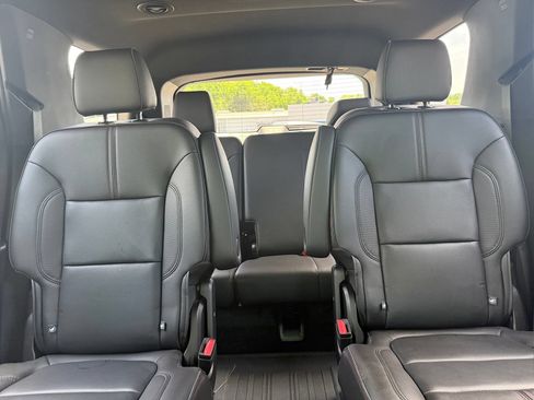 Certified 2023 Chevrolet Traverse RS w/ LPO, Floor Liner Package AWD/4WD image 41