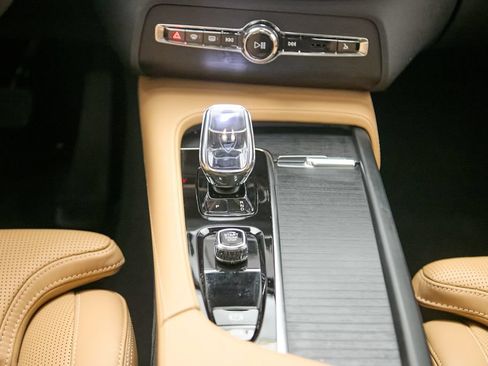 Certified 2023 Volvo XC90 T8 Ultimate w/ Lounge Package AWD/4WD image 31
