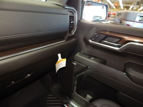 Used 2025 Chevrolet Silverado 1500 RST w/ Convenience Package II image 19