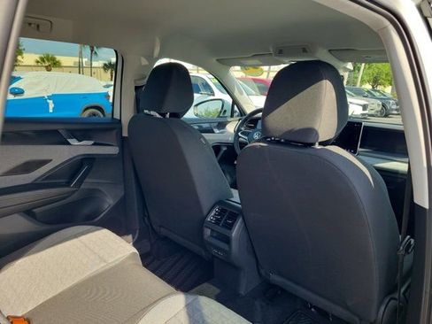 Used 2025 Volkswagen Tiguan S image 10