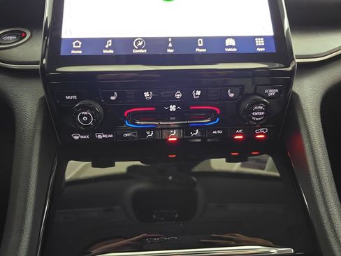 Used 2022 Jeep Grand Cherokee Limited 4xe w/ Luxury Tech Group II AWD/4WD image 24