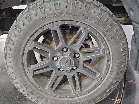 Used 2020 Toyota Tundra SR5 RWD image 12