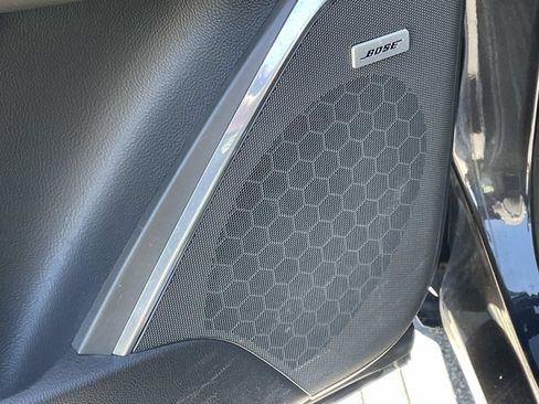 Used 2017 Cadillac Escalade Platinum image 17