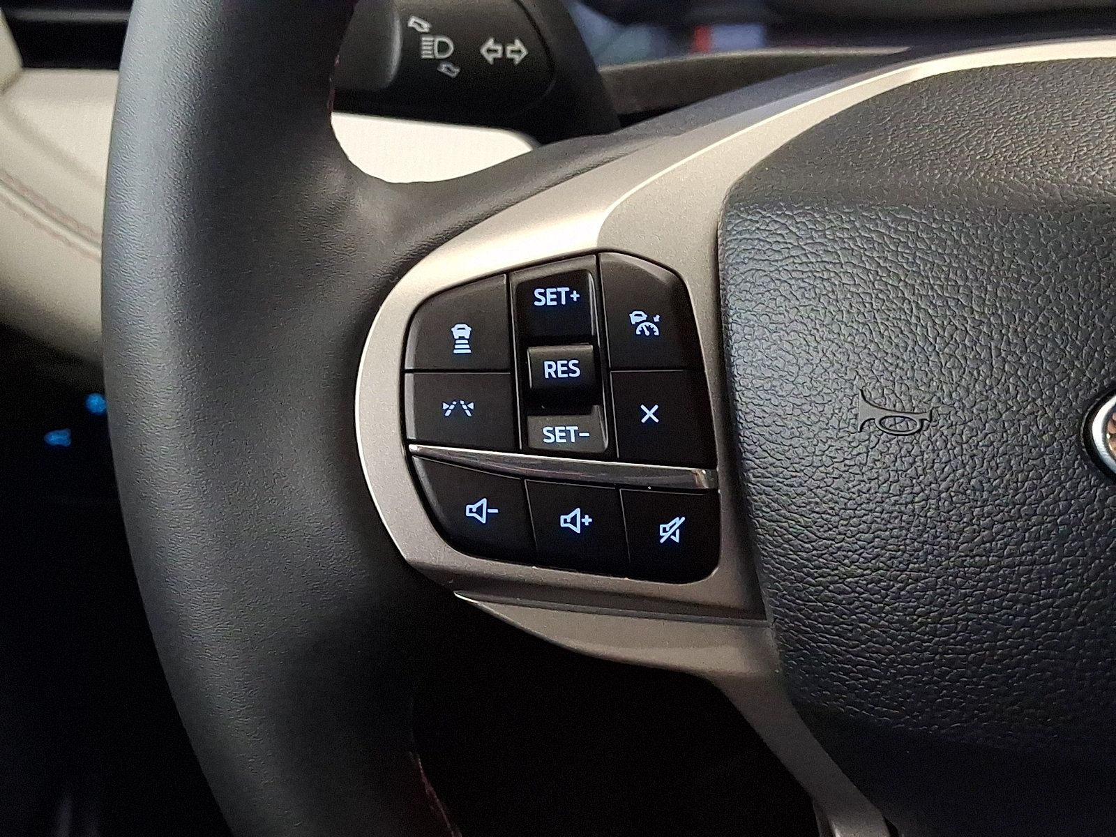 Used 2026 Ford Explorer Active w/ Active Comfort Package AWD/4WD image 24