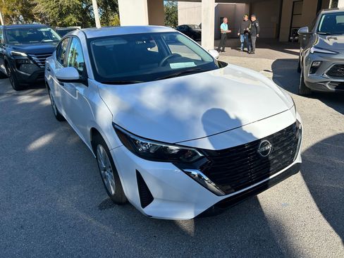 Used 2025 Nissan Sentra S image 18