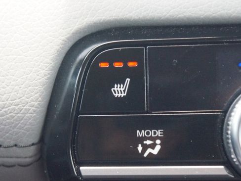 Used 2025 Honda Pilot Touring image 9